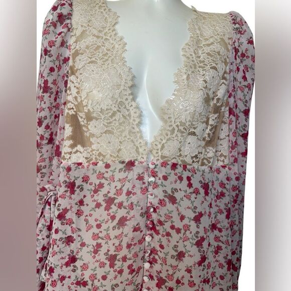 NWOT For Love & Lemons Floral Melrose Robe - Picture 6 of 12